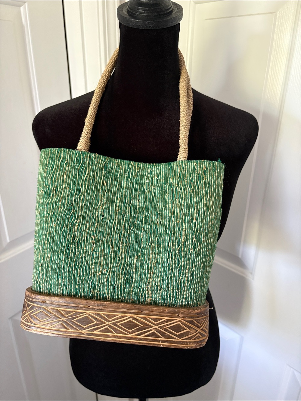 Patchouli Green Woven Handbag with Decorative Wooden Trim and Rope Handles. - Picture 3 of 14